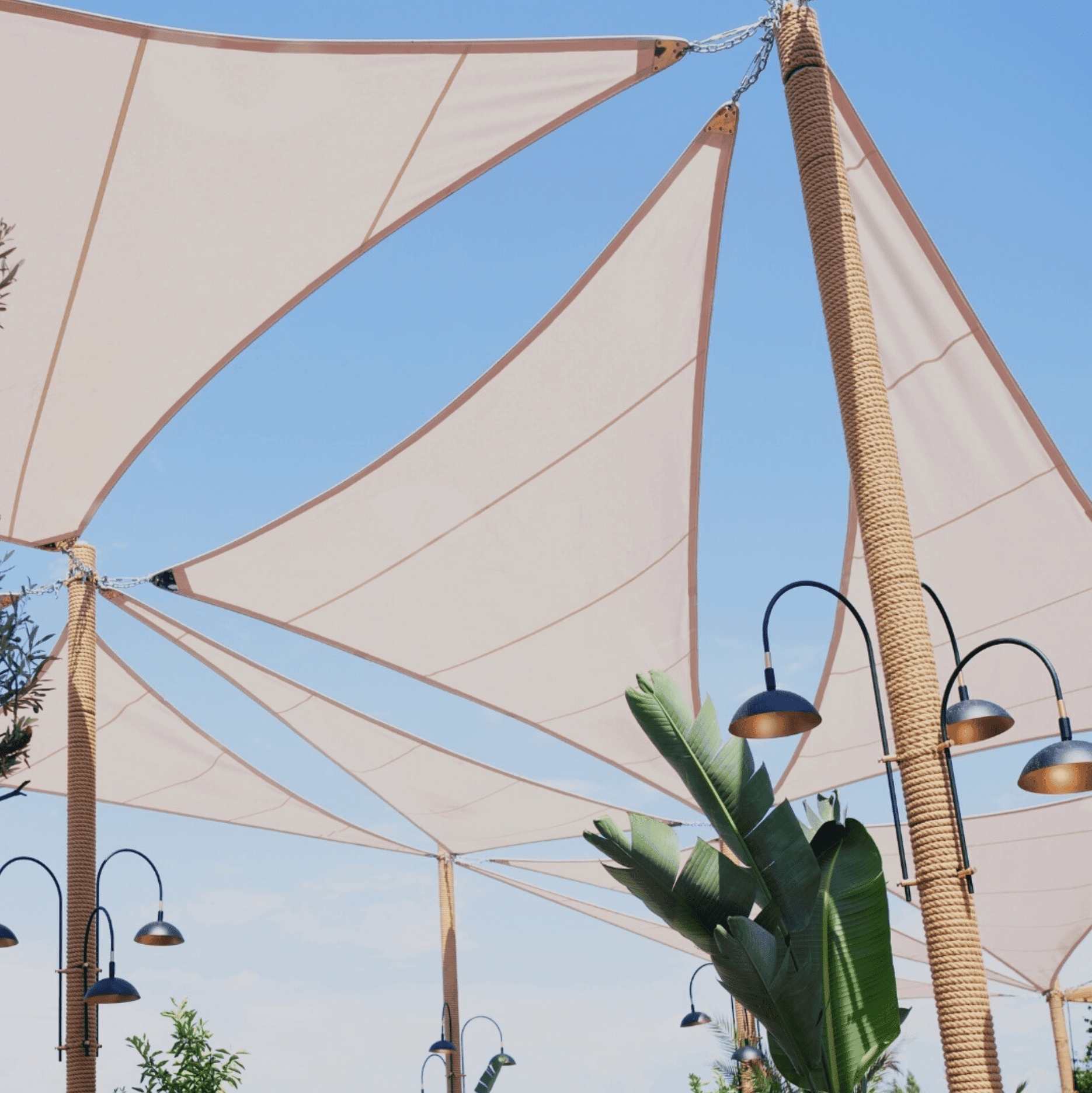 The Lasting Elegance: Custom Shade Sails as the Definitive Solution in Spain’s Textile Architecture