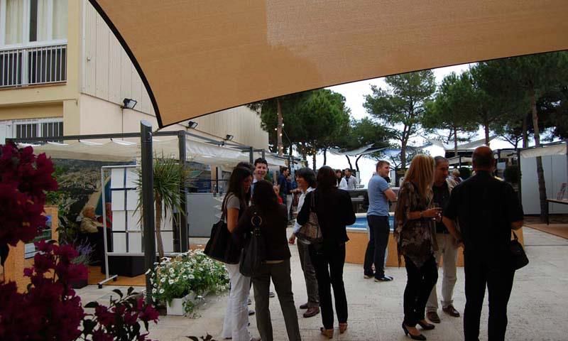 El Porqué Elegir un Toldo Vela a Medida para Cubrir los Espacios Públicos en España: Una Perspectiva Municipal